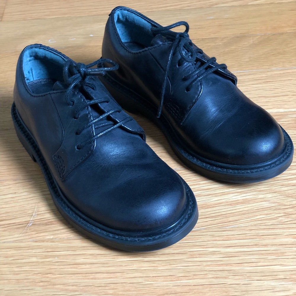 Boys black dress shoes - size 8M